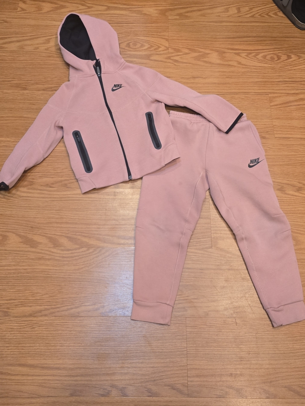 Nike Tech Set Pink/Black Kids Unisex Boys/Girls Size 7